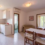 Giuliano-1 By Interhome * Frata