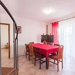 Giuliano-1 By Interhome Apartament