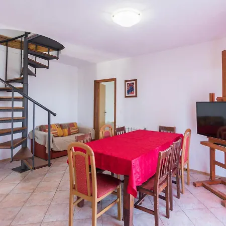 Giuliano-1 By Interhome