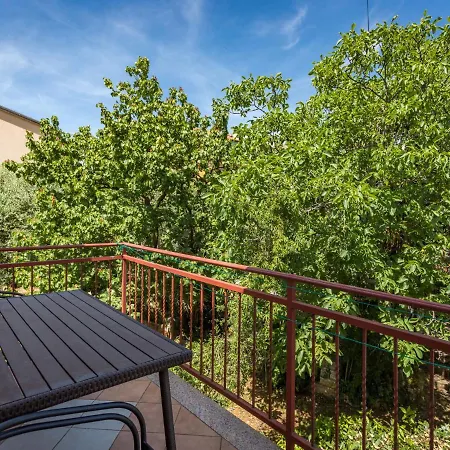 Giuliano-1 By Interhome *