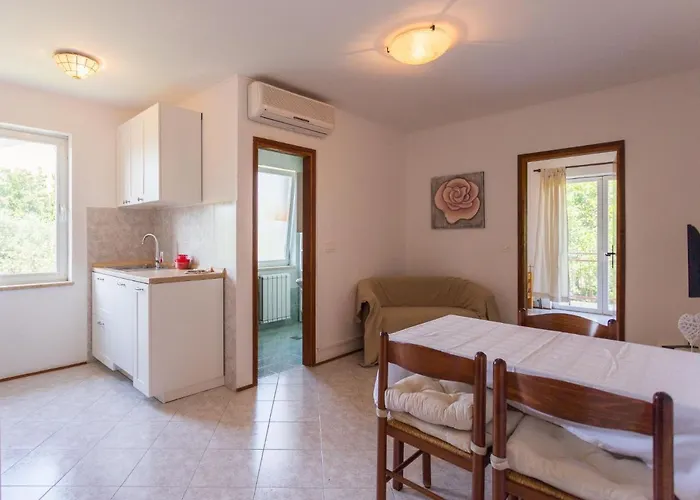 Giuliano-1 By Interhome * Frata