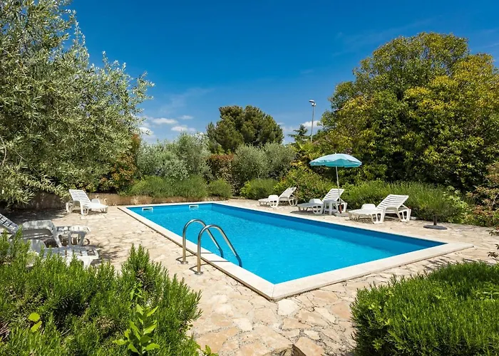 Giuliano-1 By Interhome *
