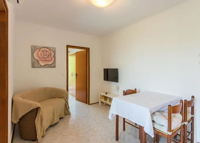 Giuliano-1 By Interhome Lejlighed