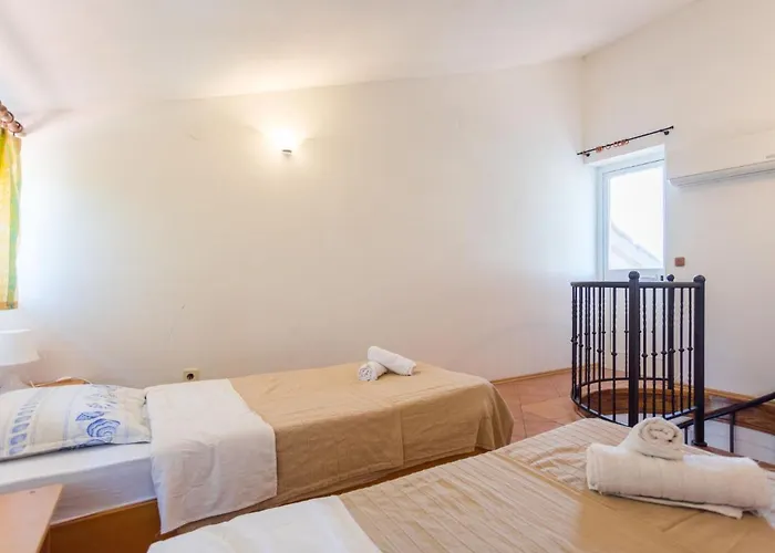 Giuliano-1 By Interhome Frata